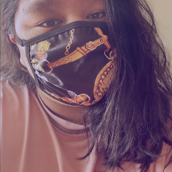 2 Pack silky Face Masks - Picture 3 of 6